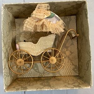Vintage-Style Gold and Cream Decorative Carriage
